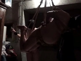 Suspendu par un Maître japonais chinese gay porn romantic