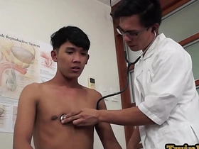 Asian doctor inspecting twinks butt pinoy gay porn jakol solo